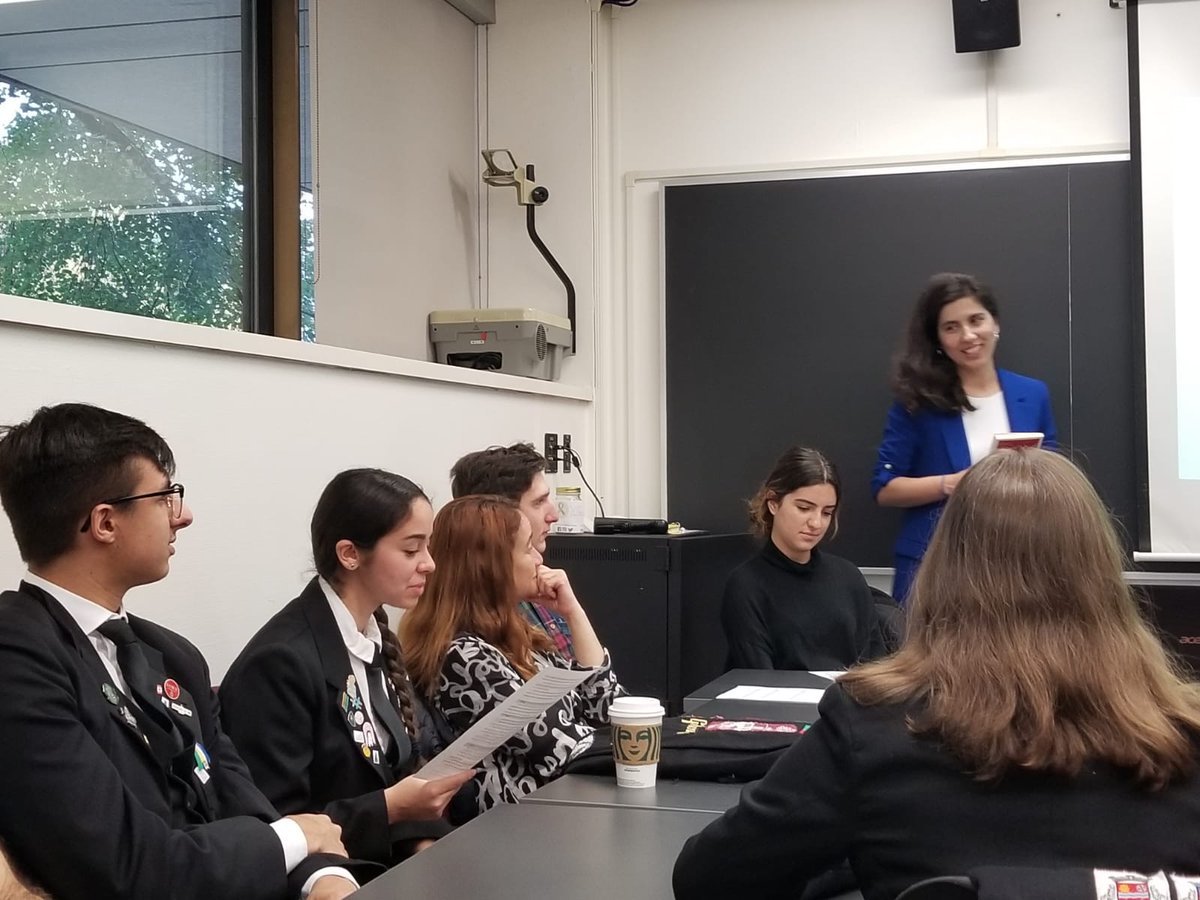 spanportuoft's tweet photo. No dia 31 de outubro, tivéramos o privilégio de receber a escritora portuguesa Inês Pedrosa, que nos brindara com uma conversa informal sobre «Fazes-me falta – o processo de escrita e aquilo de que mais sentimos falta, nas nossas vidas». https://t.co/IEl8iJZh44