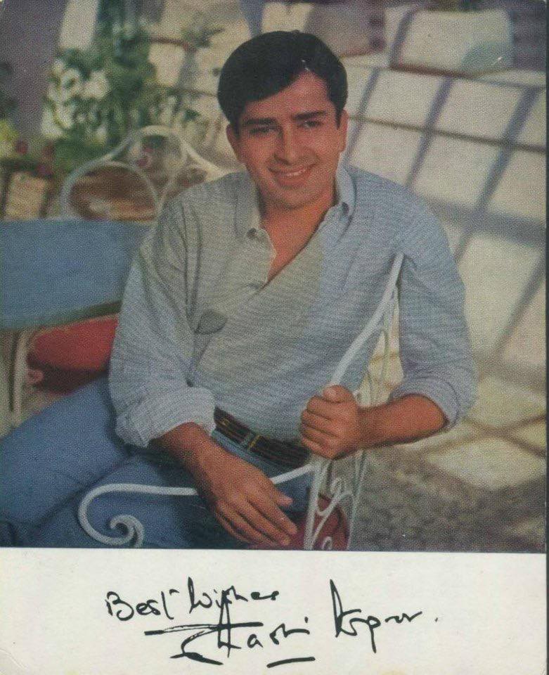 Bollywoodirect's tweet photo. Remembering the thespian of Indian cinema, actor-filmmaker #ShashiKapoor on his 2nd death anniversary. (04/12) 

“If you have to describe Shashi Kapoor with one adjective, what it would be?”

@chintskap @SrBachchan @aapkadharam @dreamgirlhema @AzmiShabana https://t.co/fUksr3kVfE