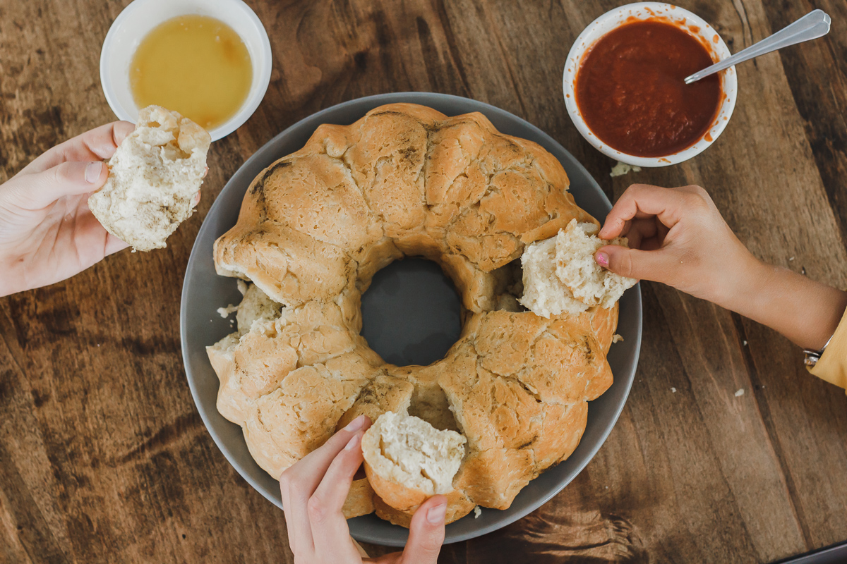 Need the perfect holiday side dish? Try this flavorful Savory Herb Bread with @McCormickSpices from @walmart for a tasty bread recipe.  >> ooh.li/98bfbba
#McCormickMakesItHome #McCormickatWalmart AD
