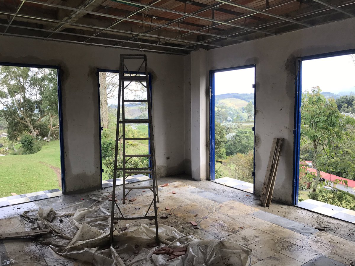 Cprocol's tweet photo. Instalación marcos puertas y ventanas #ventanasmetalicas #puertasmetalicas #mantenimientodefincas #carpinteriametalica https://t.co/FCBWZ8j82a