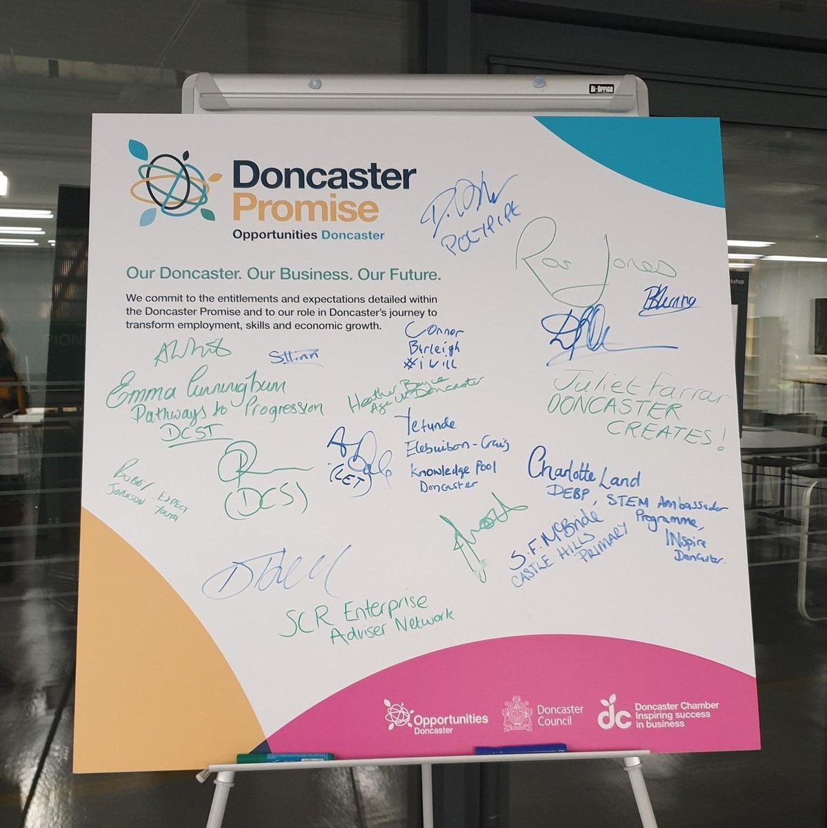 PolypipeTrade's tweet photo. We have signed to show our support for the #DoncasterPromise!
Yesterday was a great event at the National College for Advanced Transport & Infrastructure, launching the start of a new partnership between #business and #education in Doncaster 🙌
#OppsDN https://t.co/FYFiqreRpv