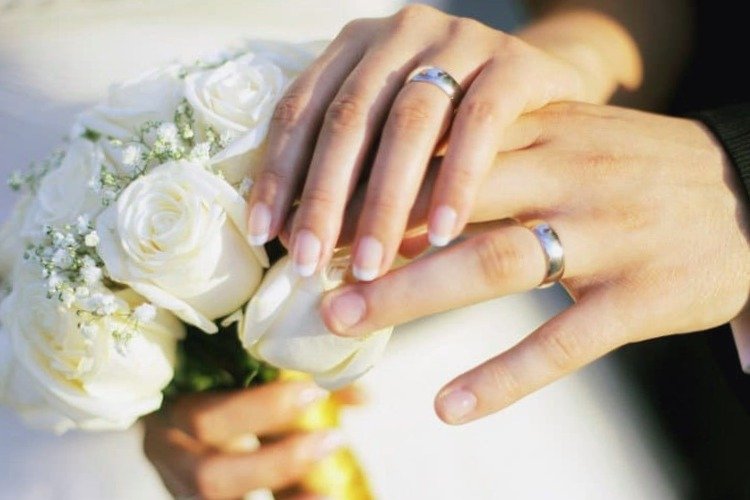 Ve a ⏩💍 Anillos de Boda de 25 Aniversario #boda #anillosdeboda #amor https://anillosdebodaweb.com/25-aniversario/ 👌👌💛💛💛💍 Los anillos de boda de 25 aniversario, son la representación más romántica de las bodas de plata, ..