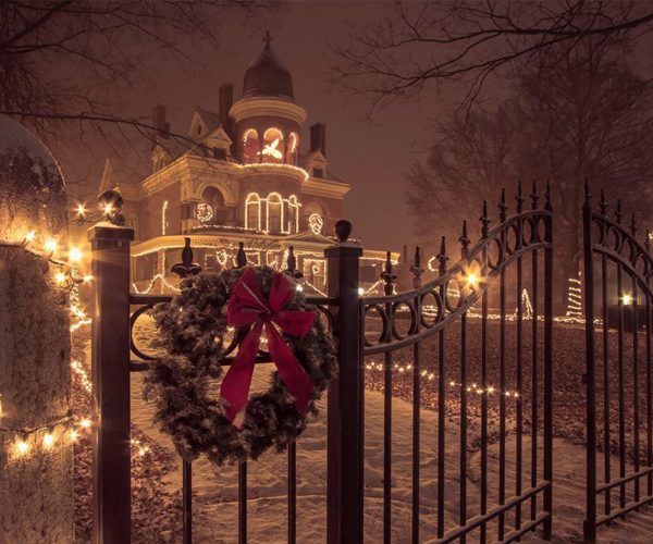 VisitIndiana's tweet photo. A Holly, Jolly Guide to Indiana’s Holiday Shows &amp; Events

Read More: https://t.co/2Huztw0Pet

#visitindiana #indiana https://t.co/MENZdwTNXn