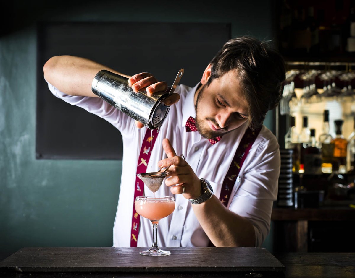 ChapterHouseYRK's tweet image. The best gifts can’t be wrapped - give a cocktail masterclass this Christmas🍸

Find out more here: bit.ly/2r0dF1P 

#Christmas #Gift @PrincipalYork