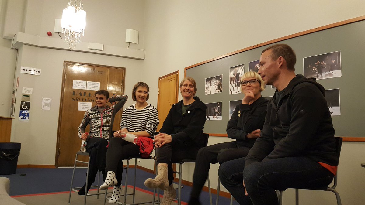 Kiehtova ja erilainen tanssiteos tänään <a href="/TeatteriMD/">Tanssiteatteri MD</a>:lla. Aavevieraat oli kyllä aika makee! Ja Q&amp;A esityksen päätteeksi. 

Kiitos Samuli Roininen ja koko tiimi.
