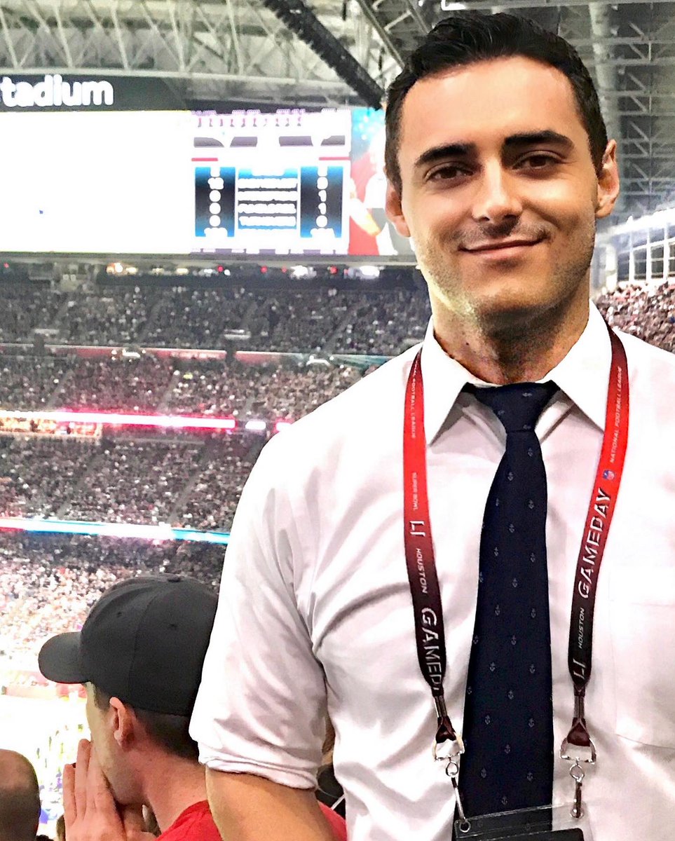 stevenromo's tweet photo. 2017 was something. Super Bowl. World Series. Met this dude. Hereβs hoping 2020 will be more like that.
https://t.co/2HTdGFL0ni
#houston #ac2 #othertags https://t.co/yzdRzWGgy0