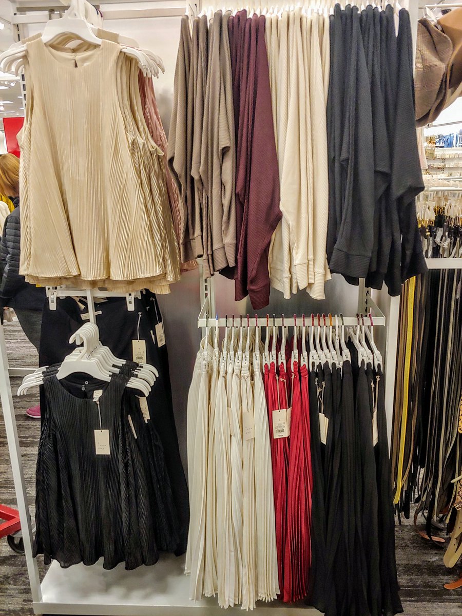LyndseyMudro's tweet photo. Full of color over in A New Day. It's holiday party season! #anewdaytarget #t1509 #holidayshopping https://t.co/p35dlGOFov