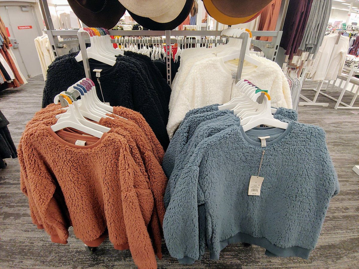 LyndseyMudro's tweet photo. Full of color over in A New Day. It's holiday party season! #anewdaytarget #t1509 #holidayshopping https://t.co/p35dlGOFov