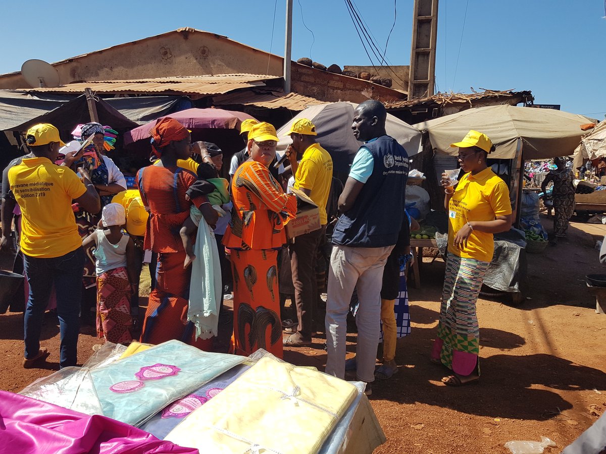YANFOLILA (région de Sikasso)STOP à la mortalité maternelle et infantile. la caravane de sensibilisation et de mobilisation organisée par l'Association TOUS et CHACUN avec l'appui de l'OMS sillonne marchés, restaurants et autres lieux de regroupement pour passer le bon message.
