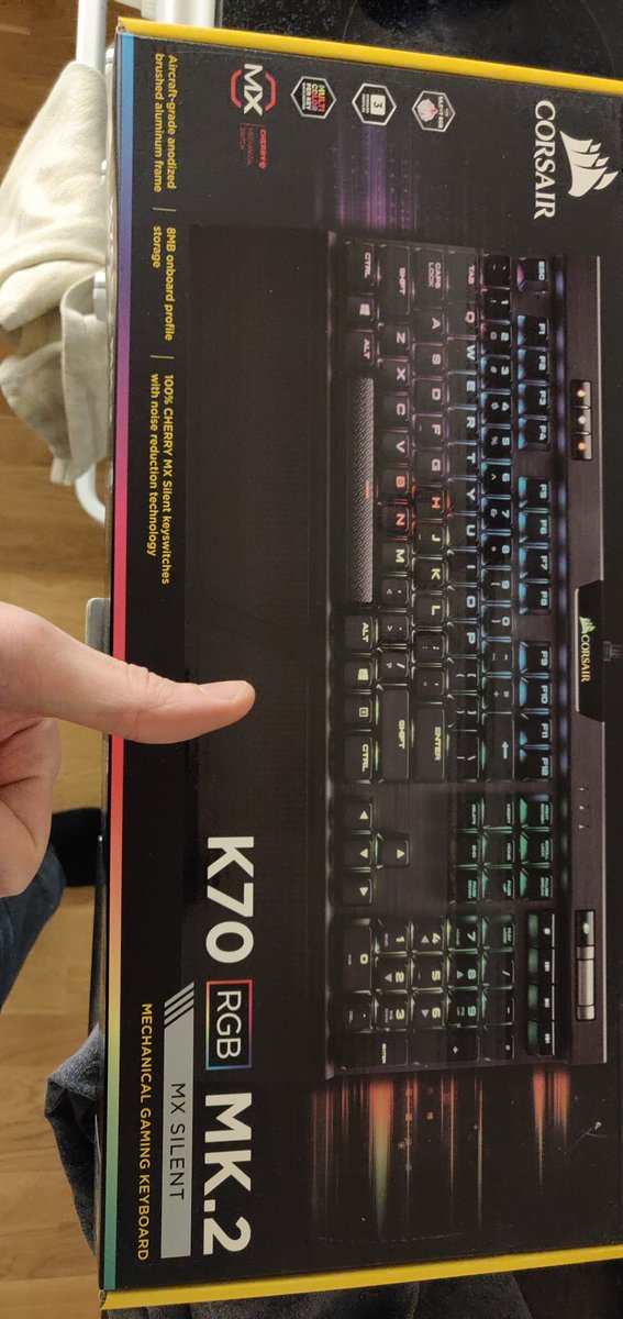 TheAmazingLunis's tweet photo. Just got this beauty in the mail.
I feel like a toddler on Christmas Eve!
@CORSAIR https://t.co/MpOQA8zXro