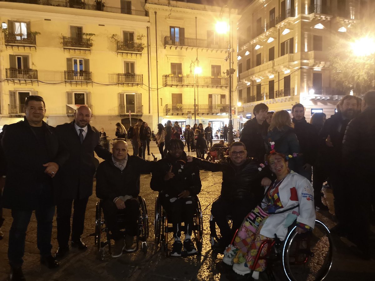 OttavioZacco's tweet photo. Giornata internazionale dei diritti delle persone con disabilità...
flash mob sulle note della canzone di Giorgia CREDO
nessuno deve nascondersi
Palermo c'è... 3 dicembre 2019
piazza Verdi
#credointe #palermo #flashmob #disabilita #3dicembre https://t.co/6xtSUfxGUL