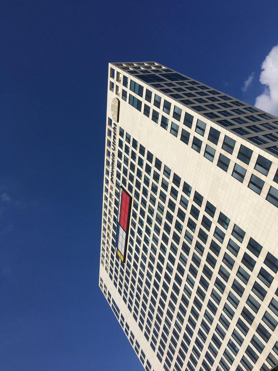 UtrechtLab's tweet image. Morgen in Huis @ProvUtrecht middag stoeien over de democratische duiding van data. Met keynote 
@marleenstikker, demo's, workshops, paneldiscussie (o.l.v. 
@jwwesselink) #digitaletransformatie #datagestuurdwerken #publiekewaarden #deduda2019