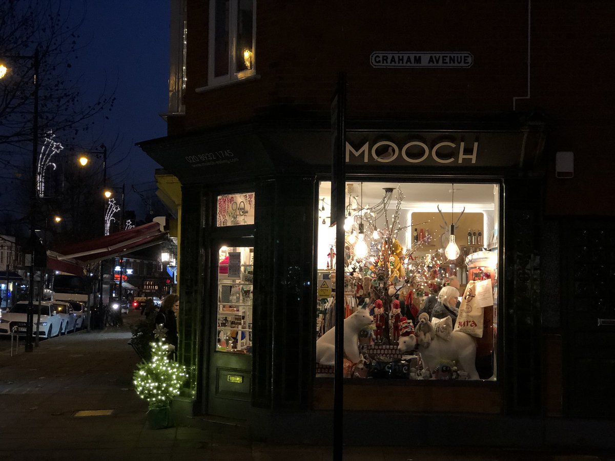 Whilst not ignoring the sad things happening in the world, I am choosing instead to focus on the little joys tonight and the very cute Christmas Tree outside <a href="/MoochEaling/">Mooch-Ealing</a> and it’s festive windows #EalingHour