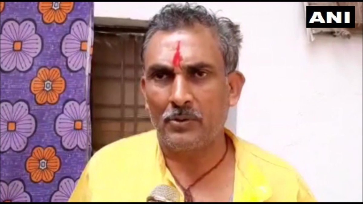 ANI's tweet photo. MP: A man Mahendra Dikshit, whose son died in a road accident last month in Damoh dist's Tejgarh, distributed helmets among the youth y'day. He says, "My son died on 20th Nov, he wasn't wearing a helmet. I'm giving helmets so that such incidents do not occur again." (03.12.2019) https://t.co/UESJ2WyjUt