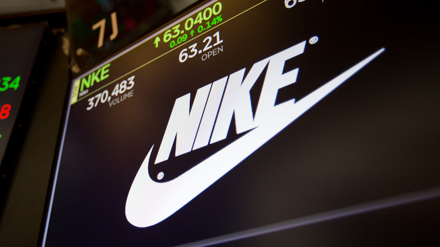 عام 1980 Phil Knight استطاع الجواب عن التساؤل الذي طرحه في الجامعة ,, Nike شركته التي يملكها استحوذت على 50 % من السوق الامريكي من المنافسيين المباشر لها (Adidas and Puma ) لكن تحت Brand أمريكي و ليس ياباني .و في هذا العام تم ادراج الشركة في البورصة .