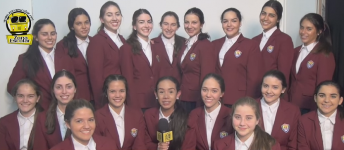zonaescolar's tweet photo. Recientemente en #LoncheraInformativa tuvimos como Locutora Invitada #LocutorInvitado a Sofi, estudiante del Colegio Mater Salvatoris quien compartió con nosotros sus gustos musicales. ¡Sintoniza @LaMega107 y entérate de más! +INFO: https://t.co/tCcGUxQ14G #Yeah #Venezuela https://t.co/XMbWF5uT3S
