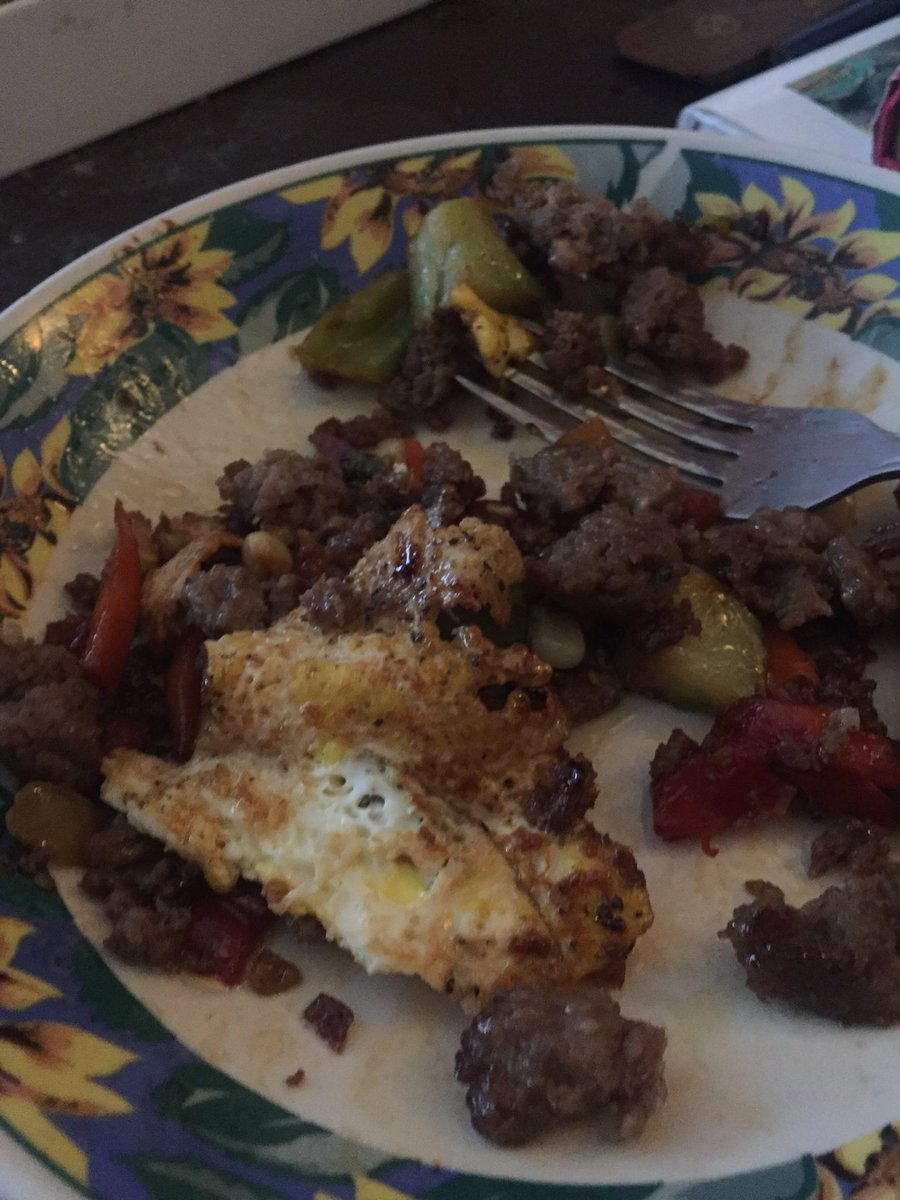 goodkinghal's tweet photo. Cooked some quail eggs today lads and it was basically like https://t.co/tknhkLmkq8