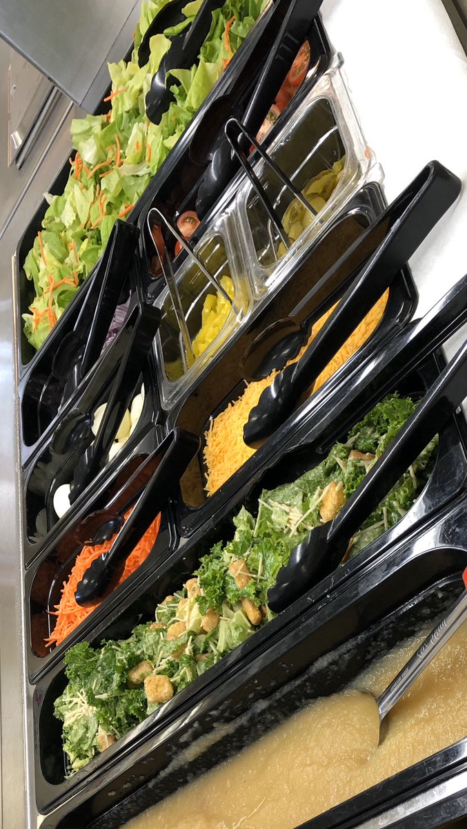 lunchlady11th's tweet photo. @miranda_pierce1 @DallaEmerson @mmired salad bar is on point today at BGLC with all the fresh greens from our local farms:) https://t.co/Lsxz6UNcYe