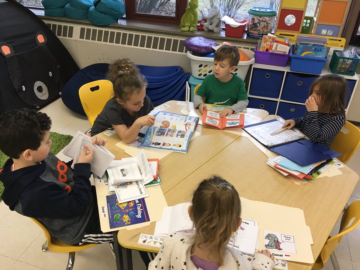 I LOVE how much my kids LOVE reading! Way to go, Super Readers! 📚 #sp109 #engage109 #iteachk #readingworkshop