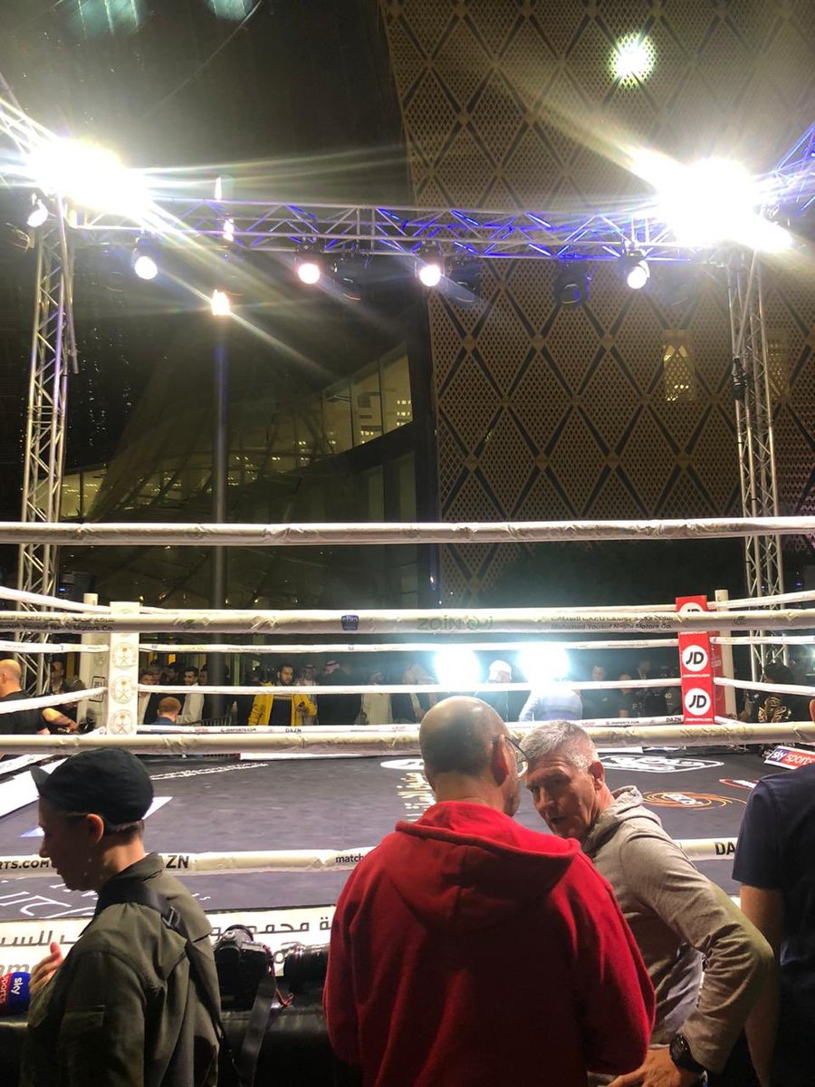 Im here at the #RuizJoshua2 Public workout. Interested to see how the fighter look... #boxing #ClashOnTheDunes