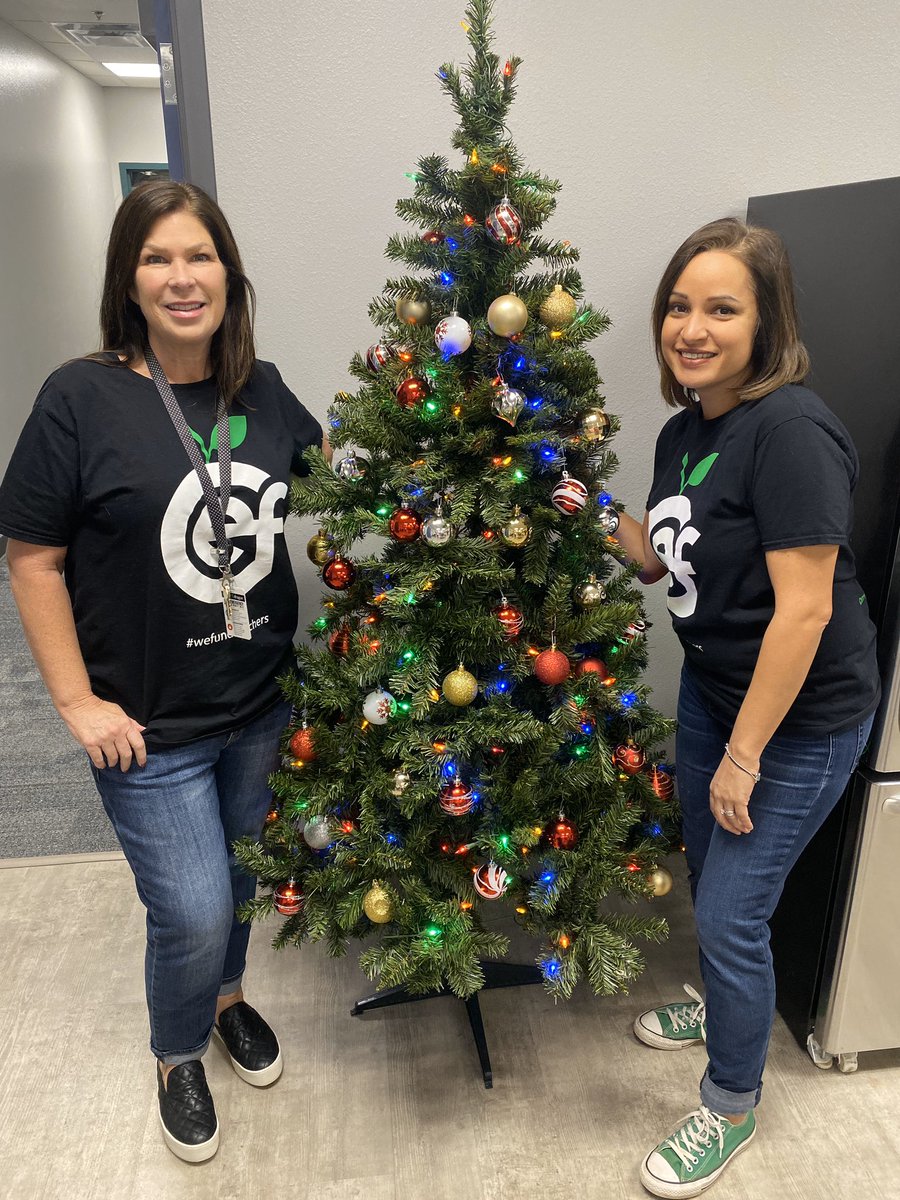 OUES1stGrade's tweet photo. We 💚 CEF! @SouthlakeCEF @oldunionES @Carrollisd #GivingTuesday2019 #WeFundTeachers https://t.co/bqDigI3So2