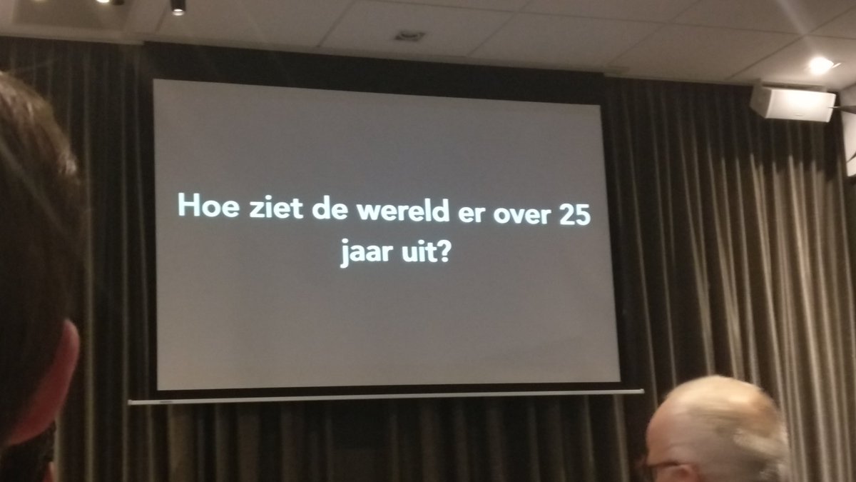 Drago978's tweet photo. @wpjoosten stelt volgende vraag #rijkstechmeetup https://t.co/GlvHuVieN9