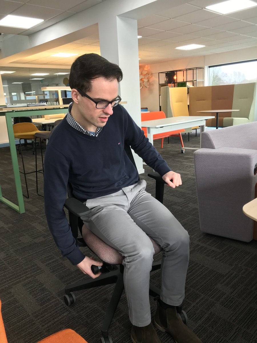 bof_furniture's tweet image. Always nice to welcome Ann from @OceeDesign into our showroom! Talking us through new products including the 'botanical collection' and 'era'
#taskchair #taskseating #acoustics #formboard #pattern #design #product #design #training