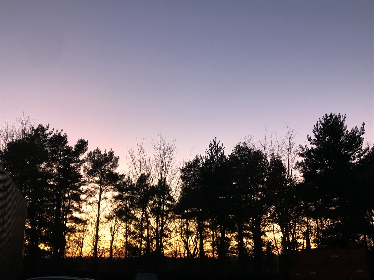 tick_tech's tweet photo. Nice evening sky from ticktech HQ tonight. #nofilter #ticktech #nicetobeatwork #winterevenings https://t.co/h64YPMscfG