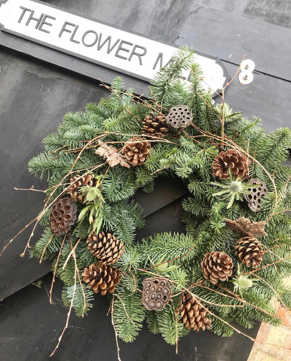 centremk's tweet photo. *LAST CHANCE* Are you free this Thursday 5th December at 6pm?🎄Join us for a Christmassy evening wreath making, with prosecco and mince pies to enjoy as you learn! Head over to our Facebook page and drop us a message to book your place, we only have a few left!⏰ https://t.co/QTCusef2Pg