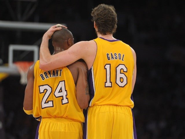 LakerrJC's tweet photo. Lakers at the                       Lakers at 
beginning of the                 the end of
decade                                 decade https://t.co/BByQ5rxINQ