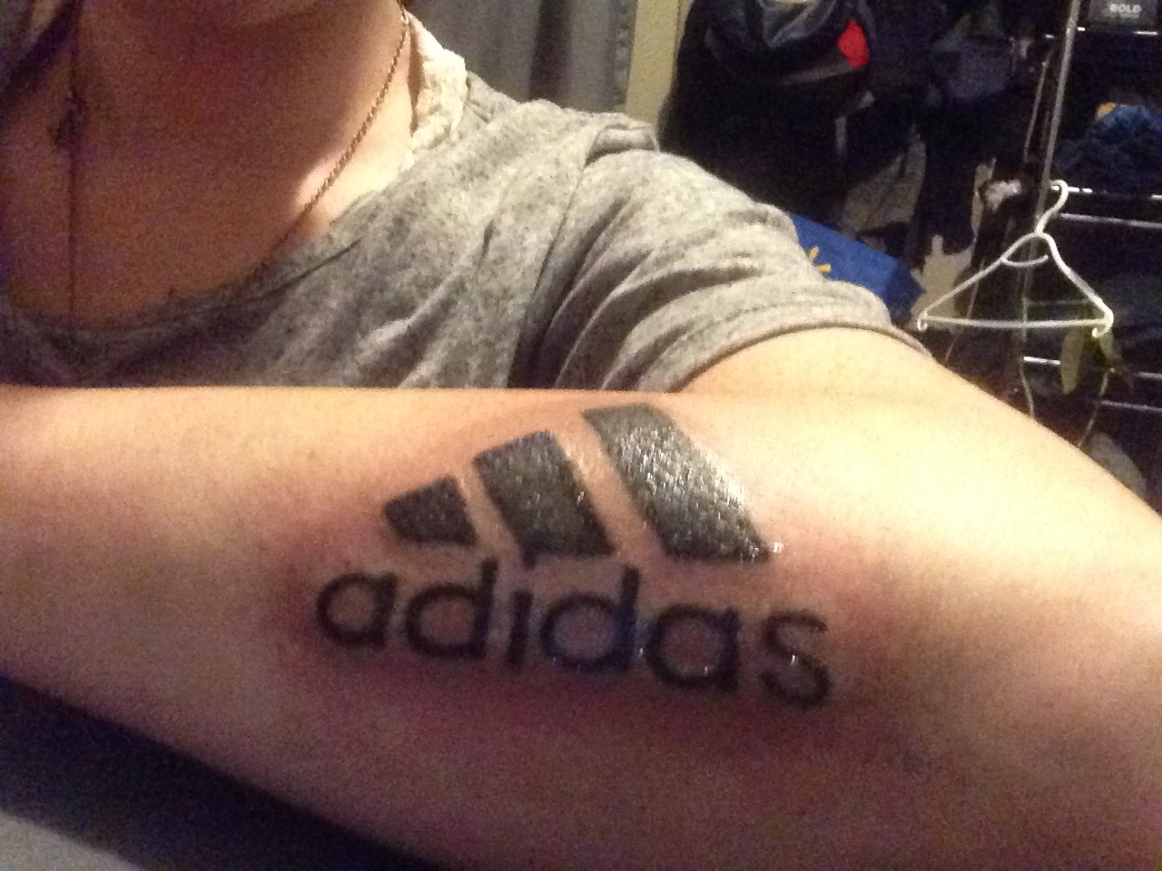 Twitter 上的Alannah："My new ink! #tattoo #adidas #makesmehappy I earned my stripes. Please , Adidas tell me what you :) https://t.co/EQYosWYTpw" / Twitter