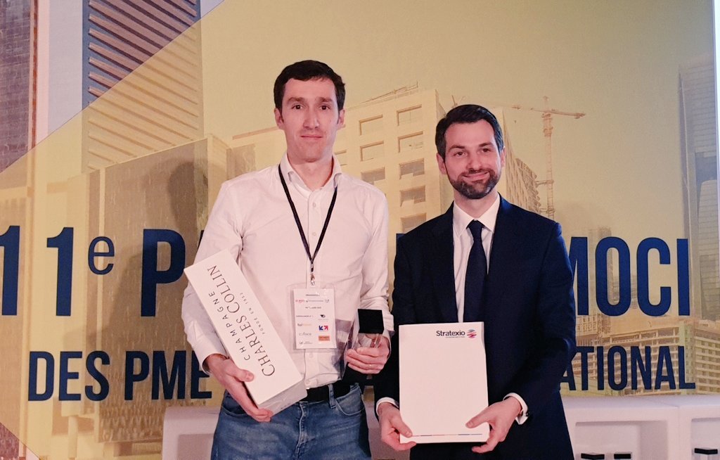 stratexio_fr's tweet photo. #PalmaresMoci2019 👏

@f_lesache, président de @stratexio_fr, ravi de remettre le prix de la jeune pousse globale à la société @exotec.

#export #ExportAwards #International https://t.co/JWsBbYL7Do
