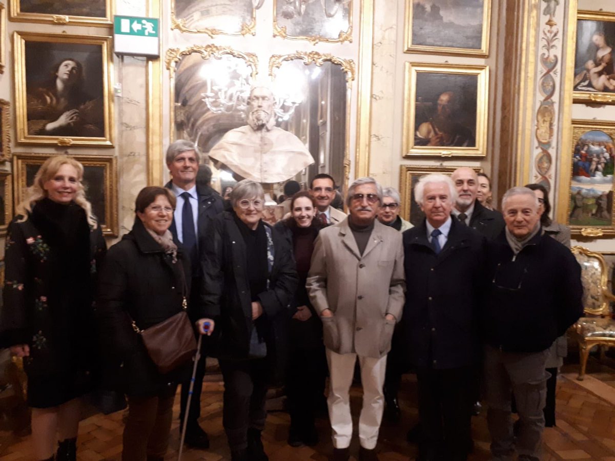 RotaryRoma's tweet photo. ✨ Il Club in visita alla #GalleriaDoriaPamphilj ✨ https://t.co/3ihKDxJjFK