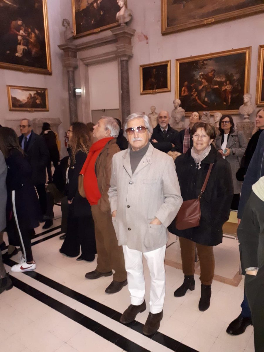 RotaryRoma's tweet photo. ✨ Il Club in visita alla #GalleriaDoriaPamphilj ✨ https://t.co/3ihKDxJjFK