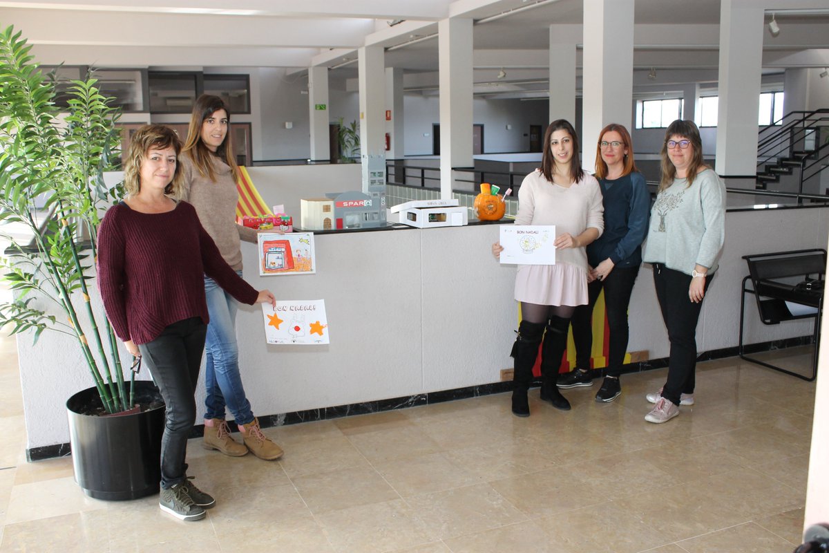 ajlAldea's tweet photo. Relació de premiats campanya ALCOTUR l’art de l’escola al comerç + info  https://t.co/gtbOupPVqF #AccióComercial @pymeraliaonline #lAldea https://t.co/PS75bKW29V