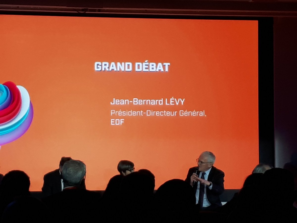 #ColloqueUFE <a href="/J_B_Levy/">Jean-Bernard Lévy</a> PDG <a href="/EDFofficiel/">EDF</a> : "Compte-tenu des capacités de stockage, la question est à quel moment allons-nous renouveler le parc nucléaire, sinon la France se recarbonera ?