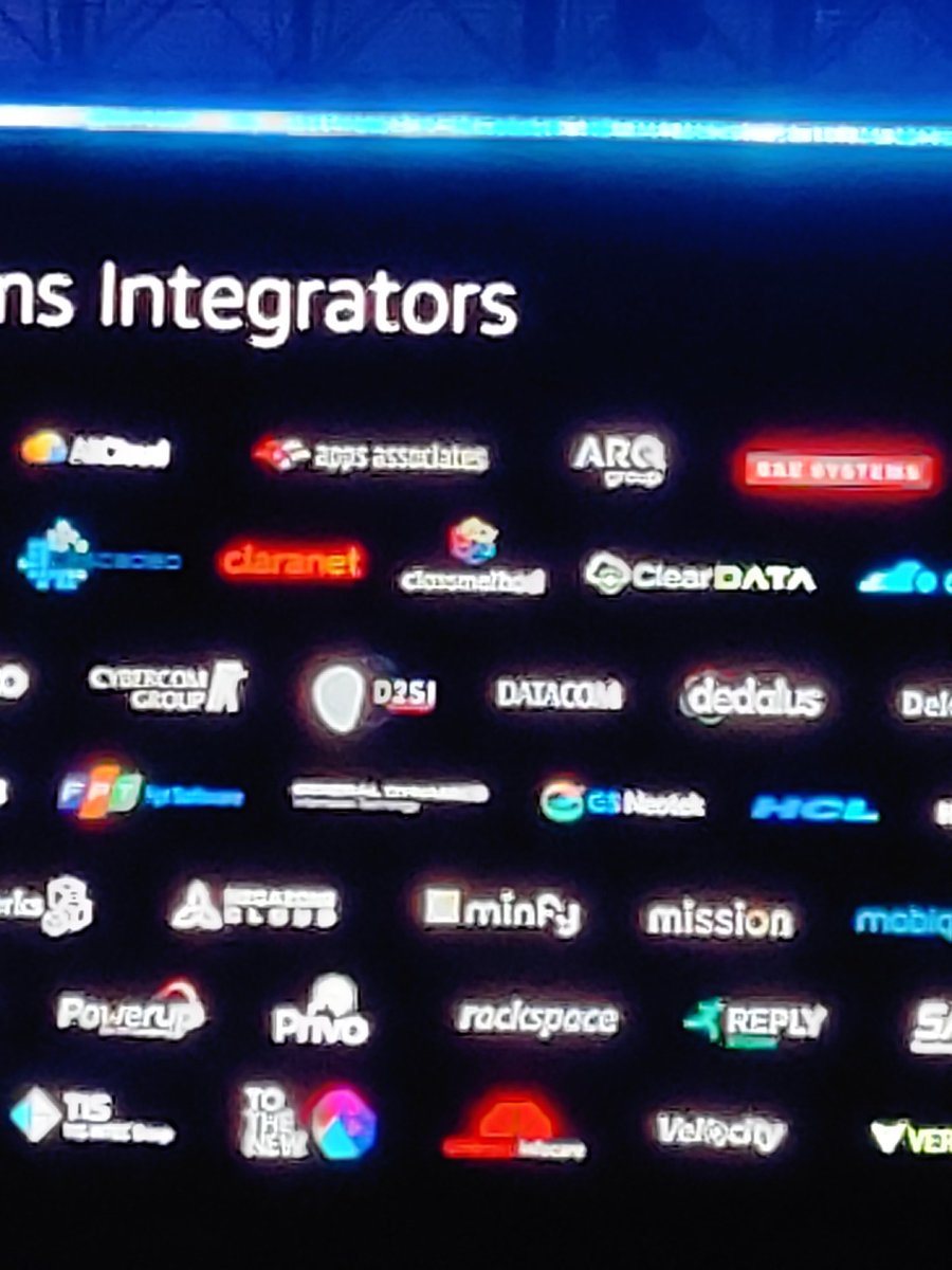 Flo_Nz's tweet photo. Hello there ! @d2si logo during @ajassy's keynote !!! #teamd2si #awsreinvent #AWSreinvent2019 https://t.co/aPiQxuhZxh
