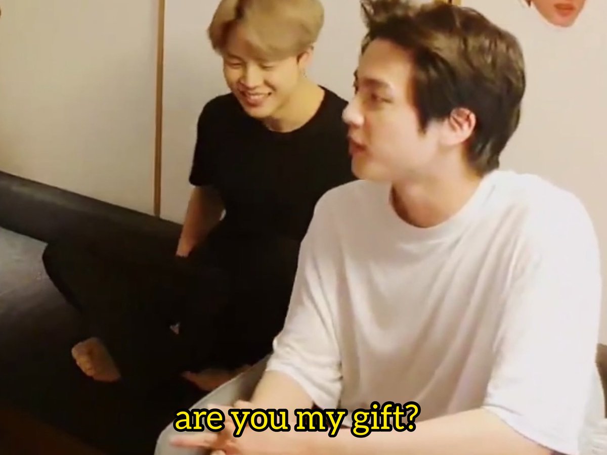 enchanting_tae's tweet photo. there’s no heterosexual explanation for this https://t.co/a0d6uavuhn