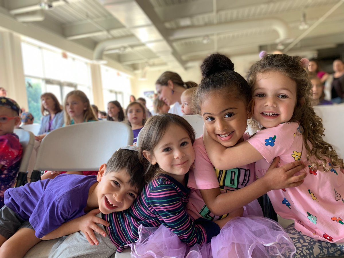 gesherjds's tweet image. We&apos;re 60% to goal! $61,000 from 77 donors! Keep it going!

gesher-jds.org/givingtuesday/

#GivingTuesday #GrowWithGesher