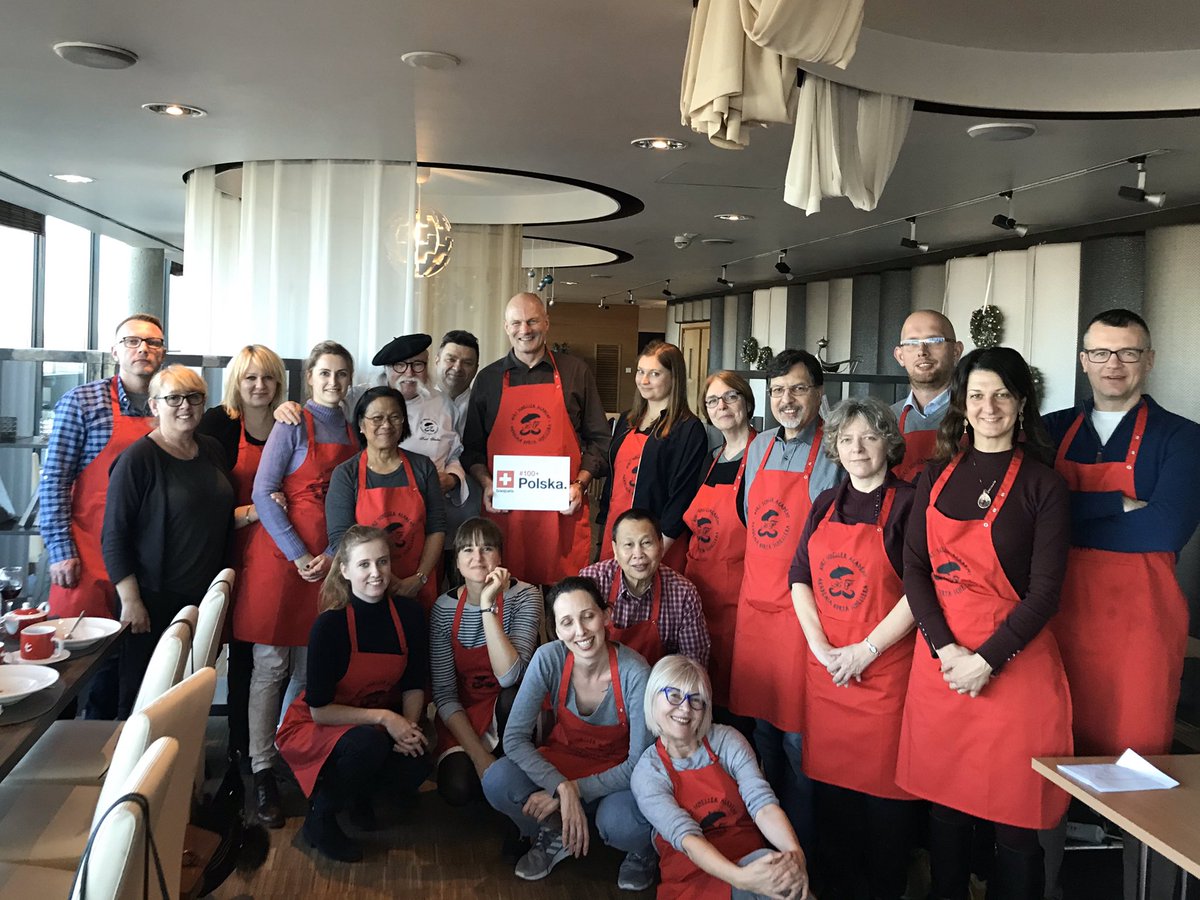 SwissPoland's tweet photo. 💯🤝🇨🇭🇵🇱[98/100]: Kurt Scheller, famous 🇨🇭TV cook in 🇵🇱: cooked together with 🇨🇭Embassy Warsaw team a delicious 5 course meal @moonsfera , thank you 🙏! Heavenly lunch - well deserved!#swisspoland; #kurtscheller; https://t.co/6736zxKyI7