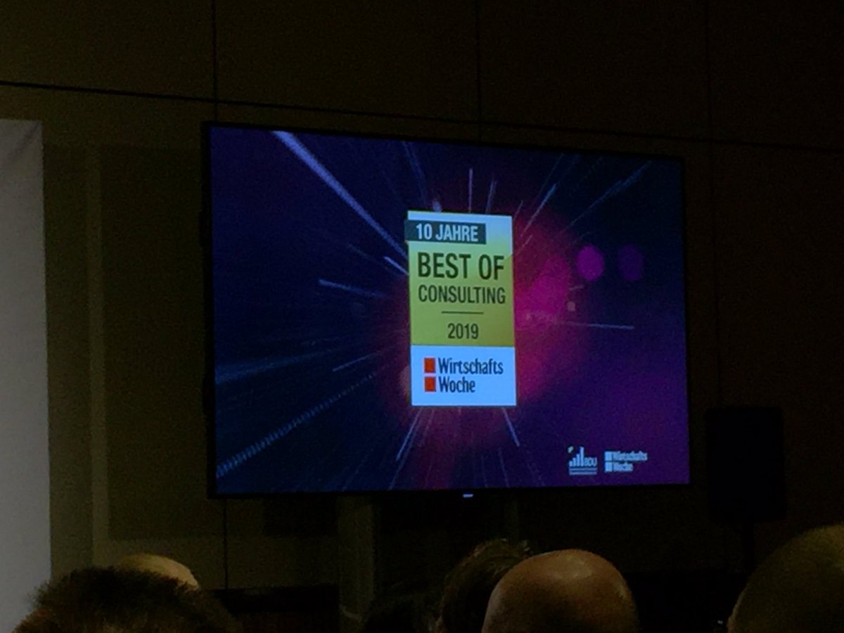 BDU_eV's tweet photo. Los geht’s bei der diesjährigen Preisverleihung Best Of Consulting der #Wirtschaftswoche! Wir sind als #BDU wieder als exklusiver Kooperationspartner beim #boc19 dabei https://t.co/TJsnoCK4F1