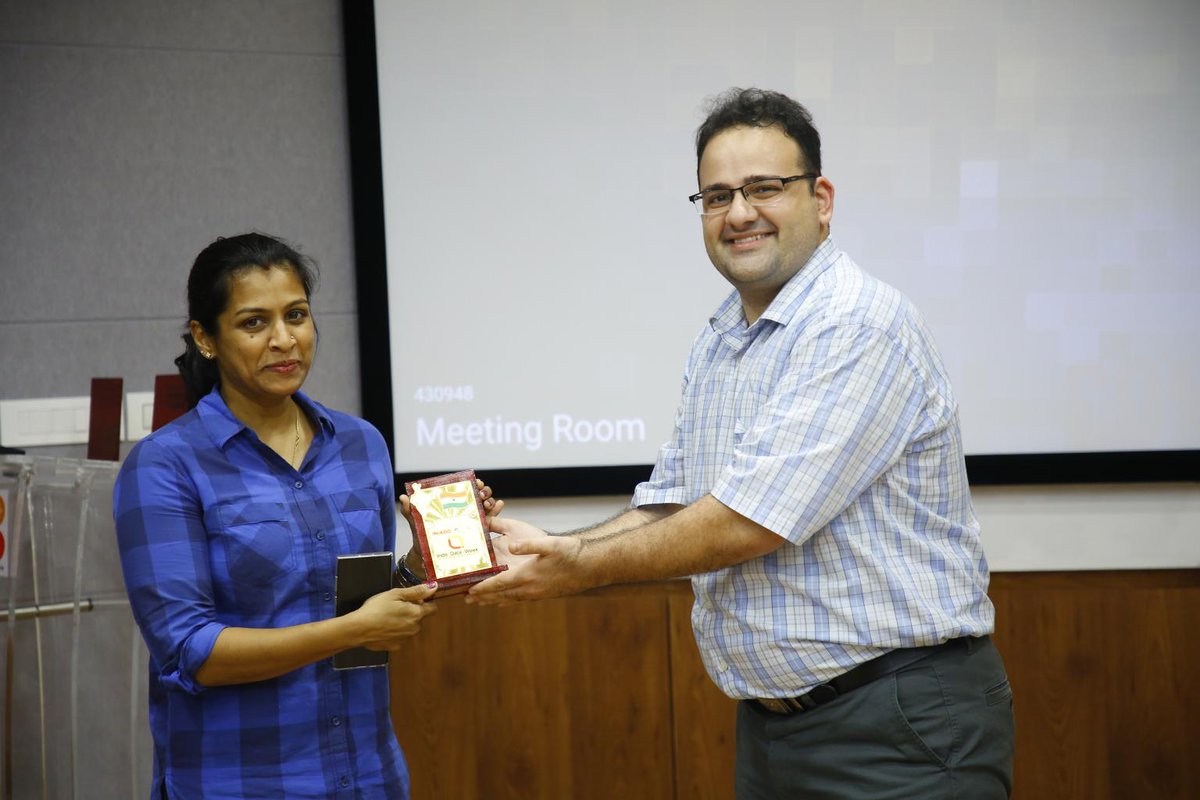 IndoWeek's tweet photo. Thanks to our wonderful mentors, and the students for making this a grand success. Also, special thanks to Deepthi Ravula for your support and encouragement.

#indodataweek #sdgs2030 #bootcamps https://t.co/VgdtRV02oZ