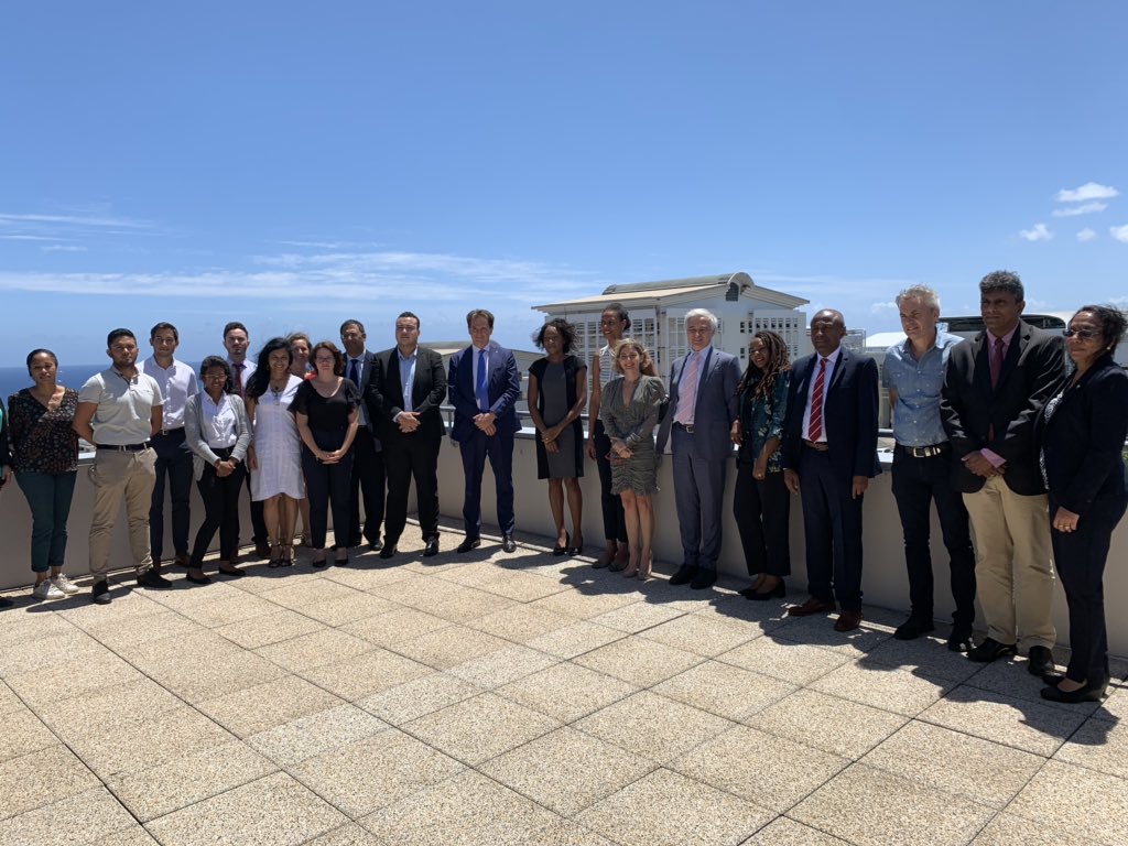 Très heureuse d’accueillir aujourd’hui  le 4ème comité de suivi #INTERREG. Présentation de la stratégie internationale de <a href="/Univ_Reunion/">Université de La Réunion</a> et de son programme #REUNION, 1er programme de mobilité régionale pour les étudiants de l’océan Indien. <a href="/Region_Reunion/">Région Réunion</a> <a href="/murielpenicaud/">Muriel Pénicaud</a>