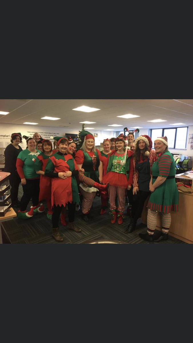 FilesAnna's tweet image. My amazing work team 💙#elfdaycameearly #alzheimerdisease #raisingawareness @alzheimerssoc