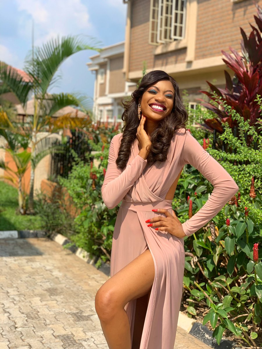 ThePrincessAgun's tweet image. Pick a slide pick a slide babyyy 🎼⁣
⁣
“And it’s a wrap” - The most relieving sentence I’ve heard this week, now I can sleep. 😴 ⁣

#setpic #lifeofanactor #multifaceted #legday #actor #iammroyal #princessagunbiade