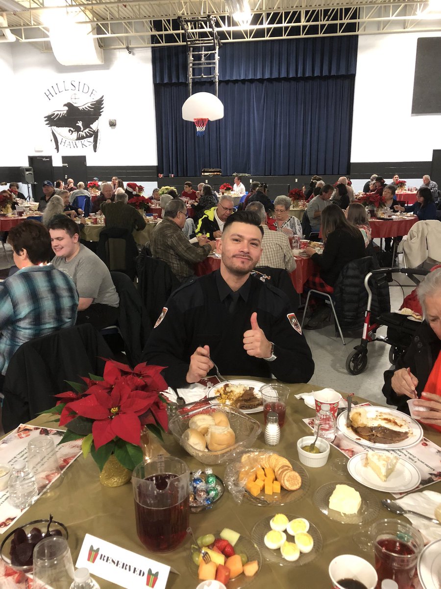 APScops's tweet photo. #kettlestonypoint Annual Seniors Christmas Dinner #communitypolicing #firstnationpolicing #christmas https://t.co/AwJjcqoDSP
