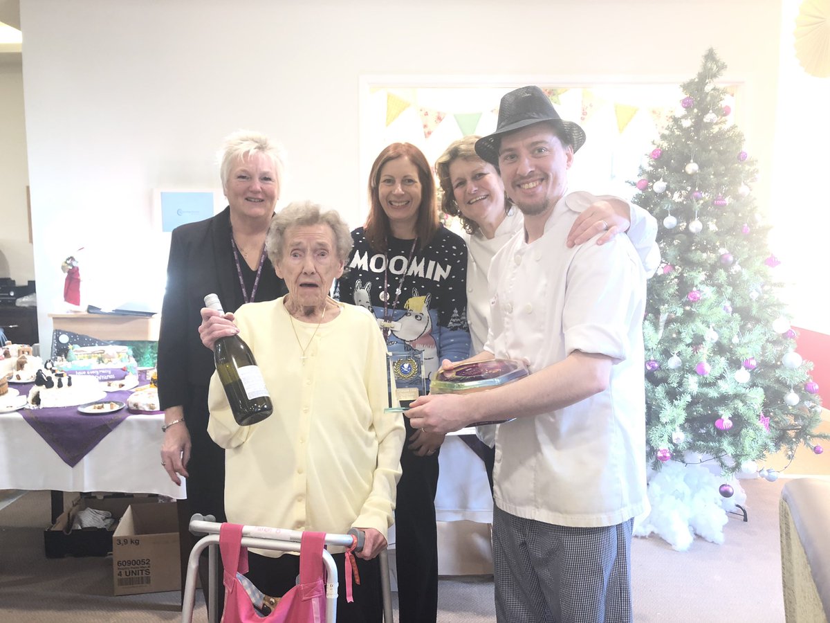 So pleased to announce that our Residents &amp; Kevin’s cake came 3rd in the @AnchorHanover #ChristmasCakeCompetition @Hobbycraft_GSY <a href="/GuiseleyGazette/">Guiseley's Gazette</a> <a href="/stephaniejmoon/">Steph Moon</a>