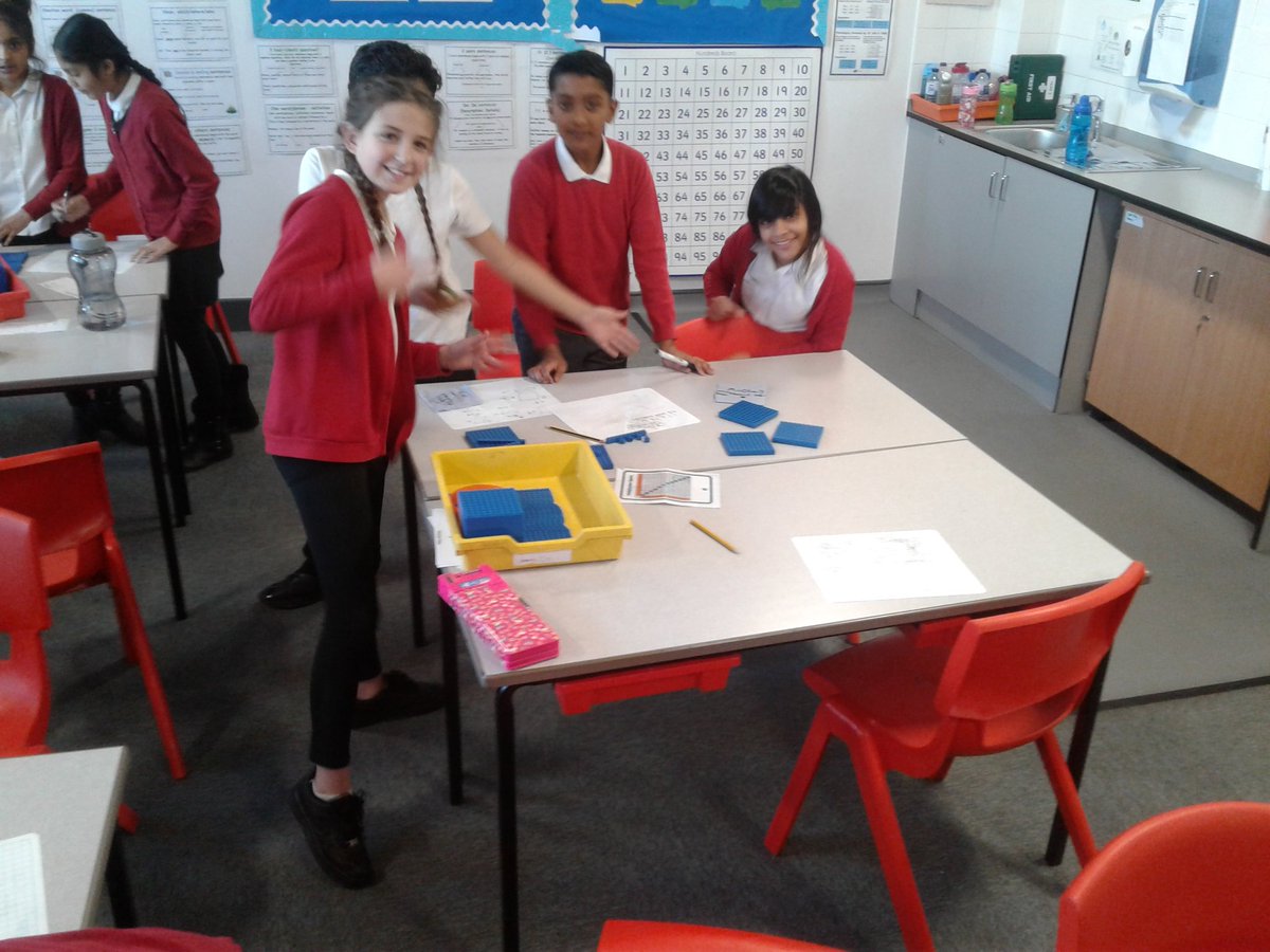 We were trying to represent and compare decimal numbers in maths today. We were getting there. Do you know why 0.4 is bigger than 0.234? @kestrelmead