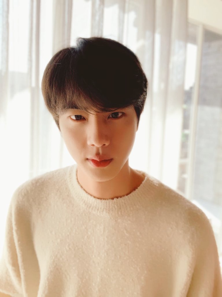 RonniSupreme's tweet photo. Happy Birthday, Worldwide handsome Seokjinnie💜👑 https://t.co/vk3Hkf4fNk