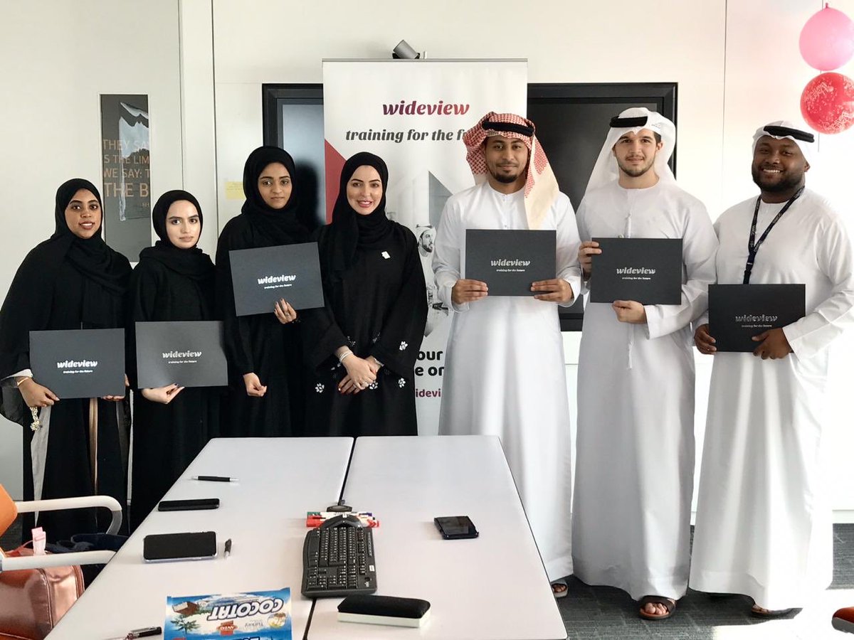 MayaAlhawary's tweet photo. Another great workshop to staff @dmcc_authority on building “successful young leaders”. What a great bunch of people. It was a blast 🎁🎁🎁❤️❤️❤️ #أوائل_الإمارات #tolerance #yearoftolerance2019 #emotionalintelligence #leadership https://t.co/mF7UqQhVIW